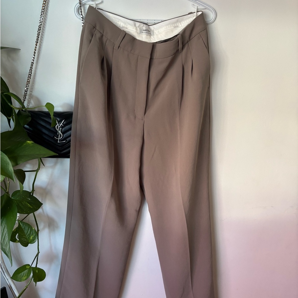 Aritzia Women's Beige Trousers